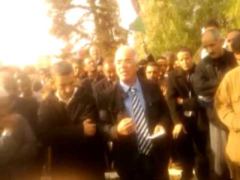 IDRISIA - le mot de camarade miftah membre du bureau politique du psu devant la tombe du camarade elhoussine el idrisi a sidislimane le jeudi 25/11/2010.