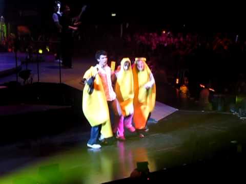 Joe with Bananas - Wembley Arena, November 21st