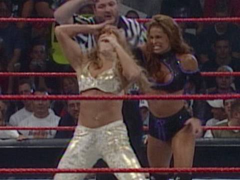 WWE Alumni: Ivory defends her Women's Championship