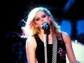 avril playing with the fans in singapore!! MUST WATCH! avril playing with the fans in singapore!! MUST WATCH!