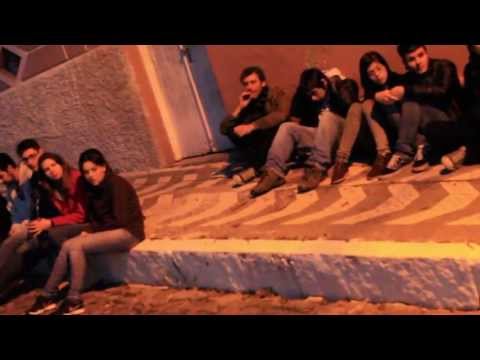 Sofana - Sofá na rua #9, pra quem não viu o que foi o evento desse domingo, se liga que tem um documentário com o que rolou. Com estimativa de público de 300 pessoas,...