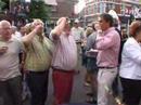 Record poging haring eten gelukt
