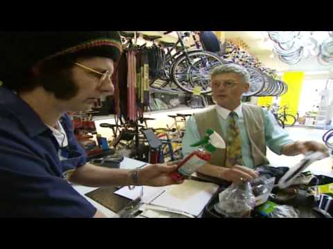 Hank in een fietsenwinkel