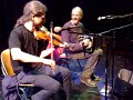 naast ambrozijn, coopers troopers en melusien, speelde het duo eric th�z� en wouter vandenabeele een onvergetelijke set intieme bal folkmuziek.