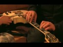 Tocar Guitarra da forma tradicional muitos cotam, agora eu quero ver fazer o que essa dupla faz Tocar Guitarra da forma tradicional muitos cotam, agora eu quero ver fazer o que essa dupla faz