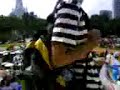 881 - Yi Ren Yi Ban (Live)