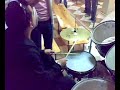 antonio del coro de panbendito tocando la bateria
