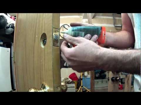 how to put a lock on ur door