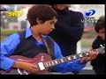 video del recital de divididos en ushuaia el dia sabado 6 de enero de 2001, abriendo el ciclo de recitales argentina en vivo 2. . . en el recital musicos locales fueron invitados a subir al ecenario y tocar algunos temas . .
