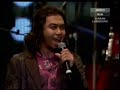 Estranged performing live on Anugerah Planet Muzik 2007 in Singapore credits to eiman23x/karl @ jiw@ng