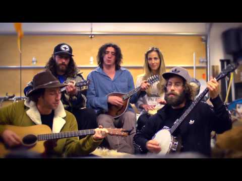 frendsvision - Frends Crew goes to Mammoth to play guitar, film their Frend Greg Bretz snowboard, and compete in the 1st annual JLA banked slalom! Good times as always.
