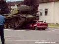 videos de Tank owns car
