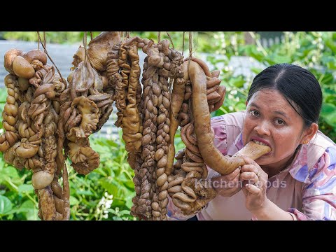 Play this video Eating Big Pig Intestine 30Kg - Cook Pig Intestine Recipe amp Sharing Dinner Food With Neighbors