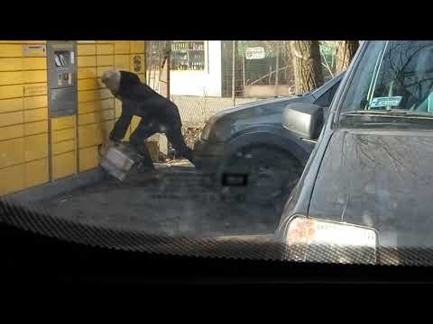 Jak popieścisz to się zmieści. Kiedy paczka w paczkomacie się nie mieści :D