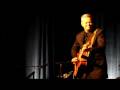 Tommy Emmanuel Voir la Vidéo