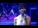 Dragonette Gaztea Live saioan Pick up the telefhone