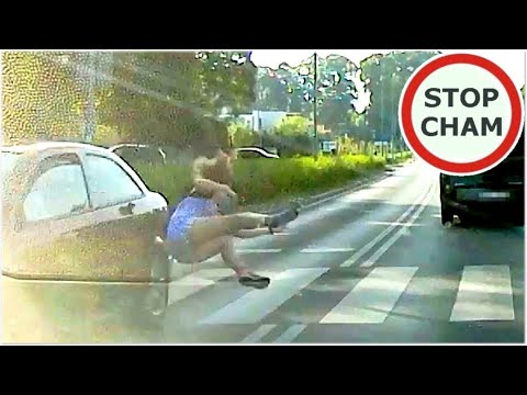 POTRĄCENIE PRZED SZKOŁĄ NA PRZEJŚCIU DLA PIESZYCH