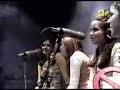 Las Jeans cantando. Sabor a mi en su camioneta Las Jeans cantando. Sabor a mi en su camioneta