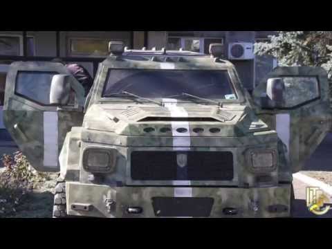 Бронированый джип Януковича воюет в зоне АТО (видео)