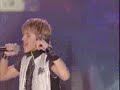 he is soo hot and so cute when he dances! :d