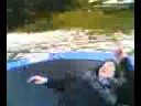 Trampolin mal eher etwas dümmer