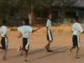 Los niños de Indonesia apoyan a Iker Casillas