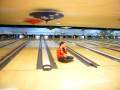 videos de GIRL SLIDES DOWN  BOWLING
