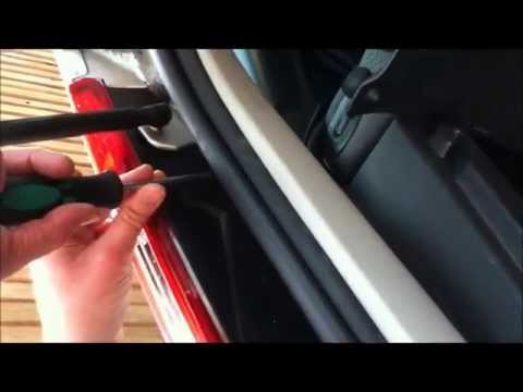 Ford Focus MK2 (UK) replace brake/indicator light