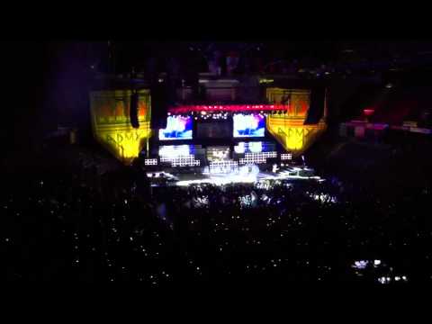 krachunis - Kiss intro at Comcast Arena.