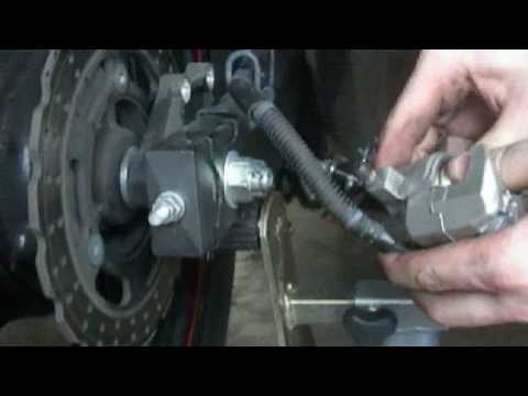 Comedy: Replace the rear brake of the motorcycle in 10 minutes ('09 Ninja 250)