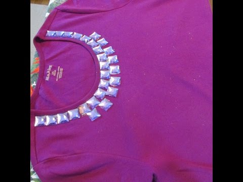 how to dress up a purple t shirt