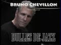 un pav� dans le jazz 24 sept 2005
jean-marc foltz, stephan oliva et bruno chevillon font revivre la po�sie et la finesse d'une formule port�e historiquement par le trio jimmy giuffre-paul bley-steve swallow. en trio compl�tement acoustique, ils arpentent les chemins d'un jazz librement improvis�, inspir� par une complicit� de longue date et construit sur les exp�riences musicales solistes de chacun autant que sur les nombreux croisements qui les ont r�unis. un son de bois, teint� �a et l� d'�vocations de paul motian, de r�miniscences de giacinto scelsi... ou au service de compositions originales. stephan oliva et bruno chevillon sont reconnus sur la sc�ne de jazz contemporaine - nous avons re�u le premier avec claude tchamitchian et le second avec louis sclavis alors que jean-marc foltz a fait toute sa carri�re dans la musique contemporaine (aperghis, dusapin, levaillant} et fait, depuis peu, des apparitions de plus en plus fr�quentes dans le jazz. certains ont pu ''�couter, l'an dernier � ramonville, dans le magnifique projet de bill carrothers pr�sente par 