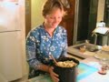 Sarah cooks patato mac!