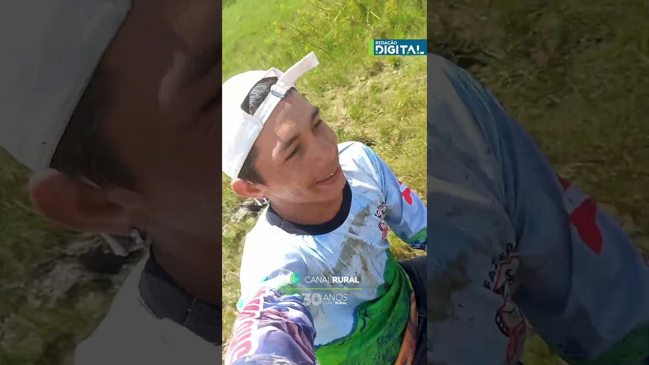 Homem vive momento de tensão ao ser perseguido por vaca