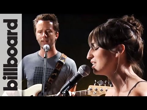 Single - http://www.billboard.com/column/mashupmondays/sara-bareilles-switches-up-single-ladies-1004108173.story?tag=hpfeed Sara Bareilles performs Beyoncé's