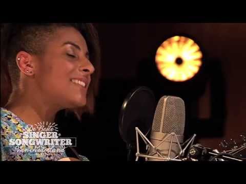 singer songwriter - Wil jij de concerttour 2014 bijwonen? http://www.debestesingersongwriter.nl/Tour.13099.0.html De Songtekst: Ik ben los vast En het voelt alsof ik bijna niet ...