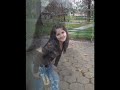 Каква любов преживяхме.. Къде ли я разпиляхме.. Сега броиме сълзите, но и те са лъжа.. Каква любов преживяхме.. Преди страхливци не бяхме.. Сега са празни душите. Страшно е това..