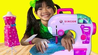 alice pretend princess & playing in restaurant with kitchen toys