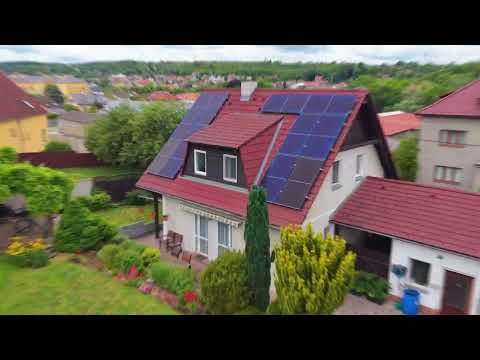 Video Pěkný rodinný dům s garáží a krásnou zahradou.