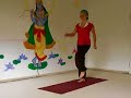 Gehen auf der Stelle - Yoga �bung f�r mehr Energie