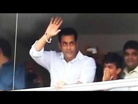 Salman Khan celebrates Eid in style