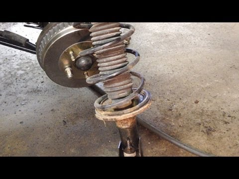 Ford Taurus Rear Strut Removal & Installation