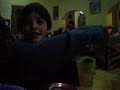 Pancho tomando desde el plato