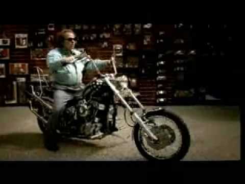 Spot divertenti: una Harley Davidson non si nega a nessuno