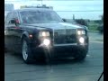 un mare om de afaceri tzigan(greu de super-greu-vreo proba de manelar) cu o bstie de rolls in baneasa...halal...