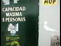 Recorrido por los pasillos de la FFyL. Notese el mal estado de las aulas,bancos,baños, etc., razón por la cual los estudiantes de la misma exigimos más presupuesto para arreglarla.