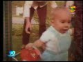 lucho horna ya es campeon en dobles, y muchos reportajes abundan en los medios sobre el tema. pero el que me quedo grabado fue este (previo a la final), el cual incluye una espectacular jugada de un ni�o luis horna (12 a�os) en un torneo junior, muy similar al que nos dio un punto importante en el choque contra los bielorusos en la puja por el grupo mundial. vayan al minuto 0:51.

synosis:
el tenis sudamericano vuelve a resurgir aquellos a�os de gloria y entusiasmo. la dupla formada por el peruano luis horna y el uruguayo pablo cuevas lograron clasificar a la gran final en dobles del torneo roland garros. ambos entrenan duro y parejo para jugar este s�bado un �ltimo encuentro que los definir�a como los campeones absolutos del abierto de francia.