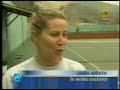 lucho horna ya es campeon en dobles, y muchos reportajes abundan en los medios sobre el tema. pero el que me quedo grabado fue este (previo a la final), el cual incluye una espectacular jugada de un ni�o luis horna (12 a�os) en un torneo junior, muy similar al que nos dio un punto importante en el choque contra los bielorusos en la puja por el grupo mundial. vayan al minuto 0:51.

synosis:
el tenis sudamericano vuelve a resurgir aquellos a�os de gloria y entusiasmo. la dupla formada por el peruano luis horna y el uruguayo pablo cuevas lograron clasificar a la gran final en dobles del torneo roland garros. ambos entrenan duro y parejo para jugar este s�bado un �ltimo encuentro que los definir�a como los campeones absolutos del abierto de francia.