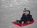 Lulu sur la luge