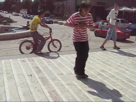 C walk battle Andi vs. Aleodor